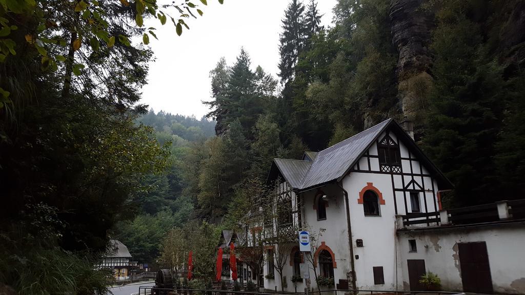 Romantic Chateau Krásná Lípa Екстериор снимка
